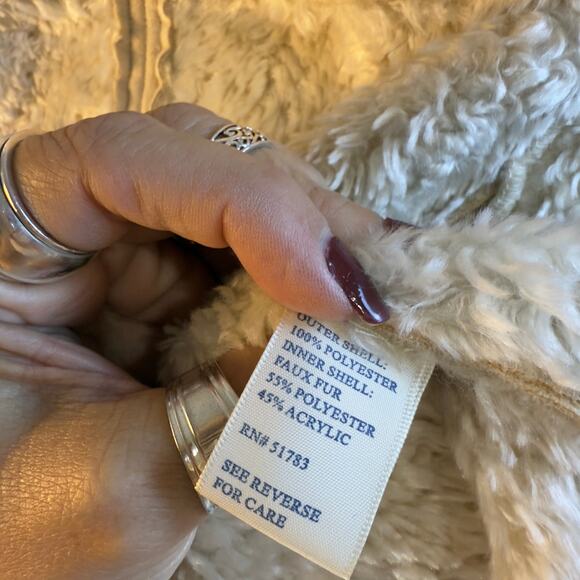 Maurices sz. XL vegan suede vest with vegan fur lining winter, spring fall #4272 - Picture 8 of 11
